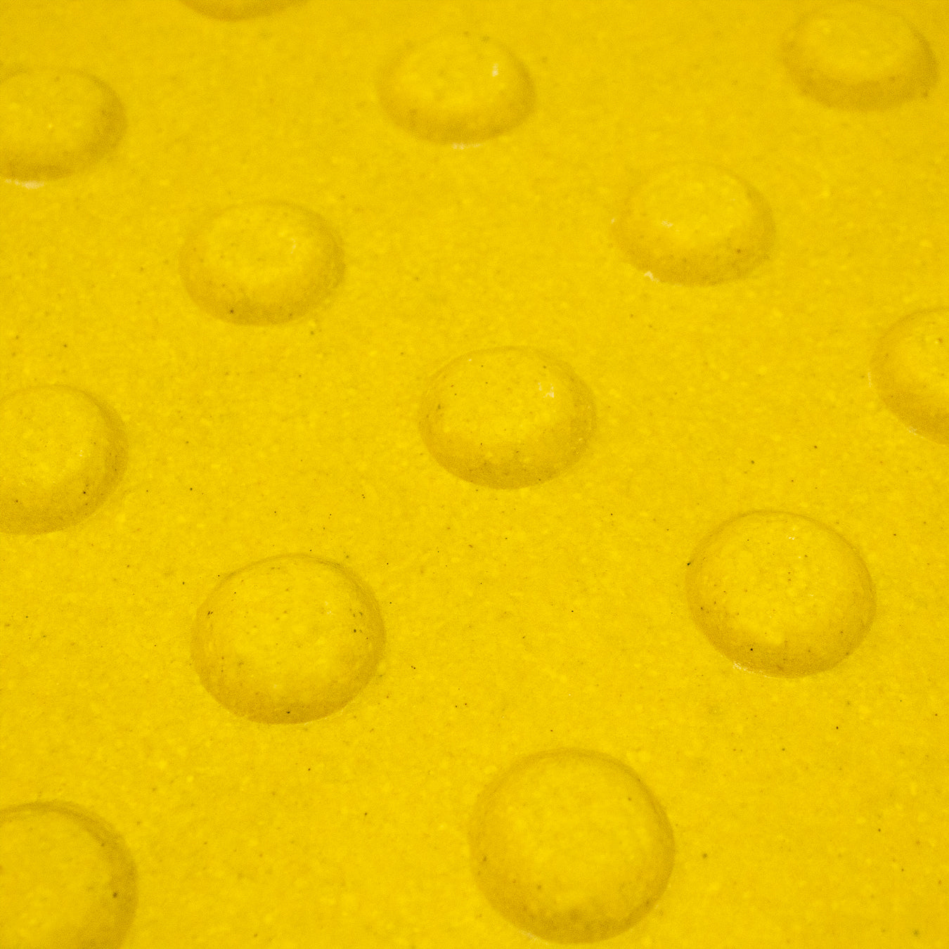 Guías Podotáctiles de Concreto Polimérico | Máxima Resistencia Química, Rayado e Impacto