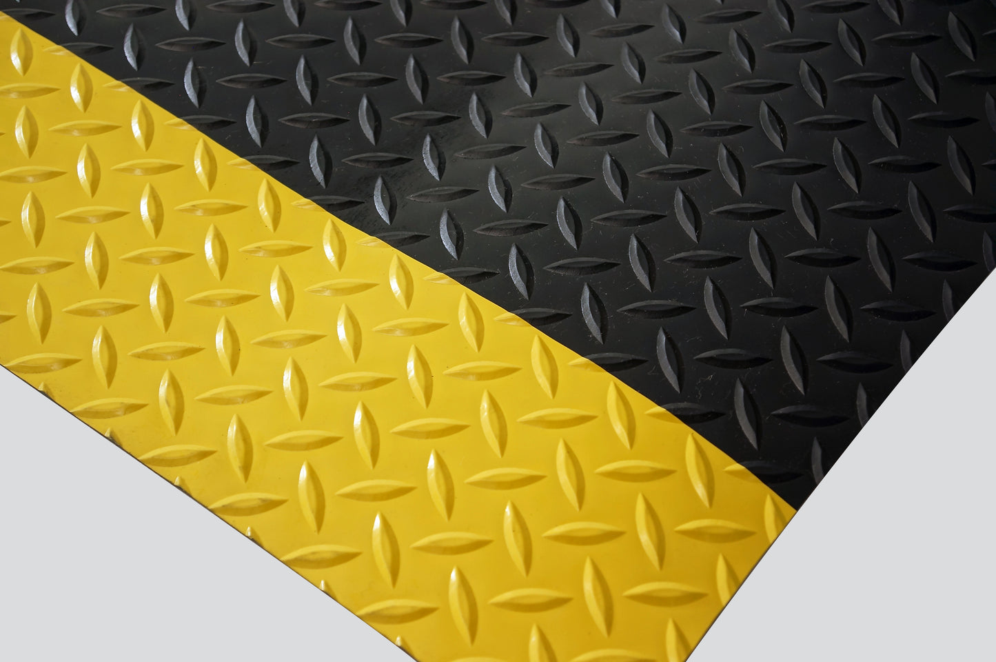 Tapete Antifatiga Diamond Top en Rollo | PVC Diamantado para Alto Desempeño y Seguridad