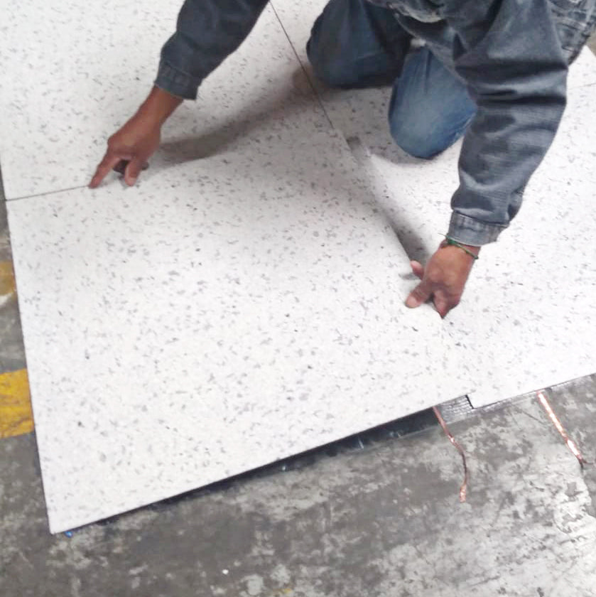 Tapete Dieléctrico 6 mm Caucho Negro | Rigidez Dieléctrica 18k, 30k o 40k Volts | Máxima Protección (Copia)