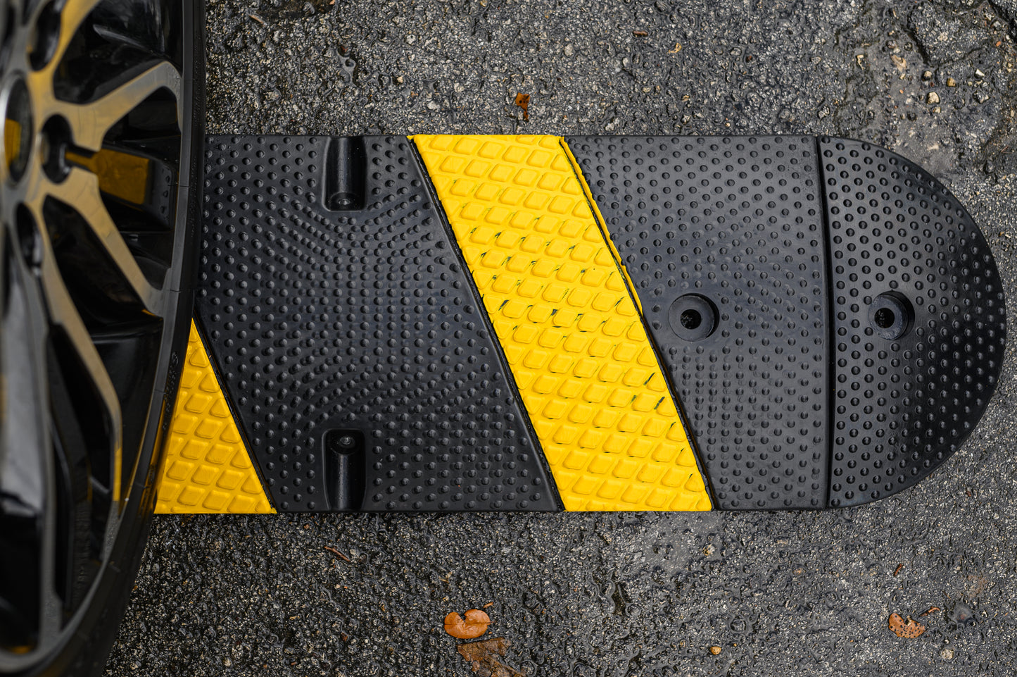 Reductor de Velocidad de Hule 180 cm | Modular, Cero Mantenimiento y Fácil Instalación