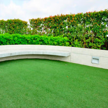 Pasto Sintético Supreme 30 mm | Verde/Café, Máximo Realismo y Uso Rudo Decorativo