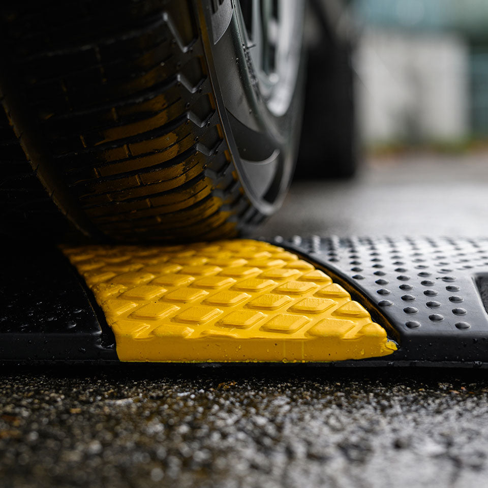 Reductor de Velocidad de Hule 180 cm | Modular, Cero Mantenimiento y Fácil Instalación