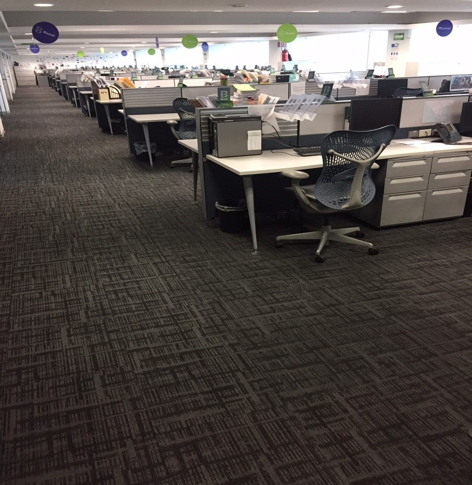 Alfombra Modular Biarritz Alto Tráfico 50x50 cm | Uso Rudo, Base EBAC/PVC y Propiedades Antiestáticas